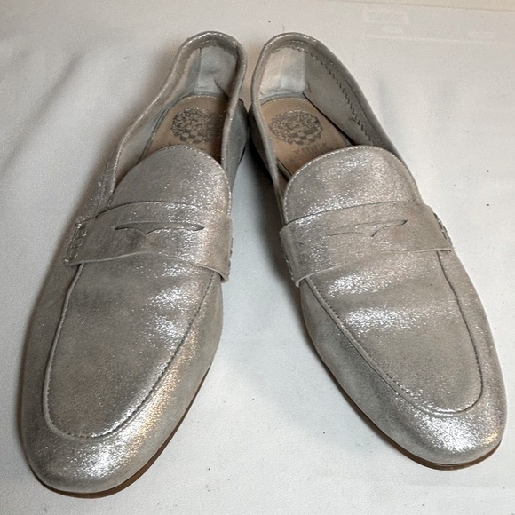 VINCE CAMUTO Sz 9.5 Penny Loafers Flats Almond Toe Cool Gold Colourway Leather - Picture 1 of 8